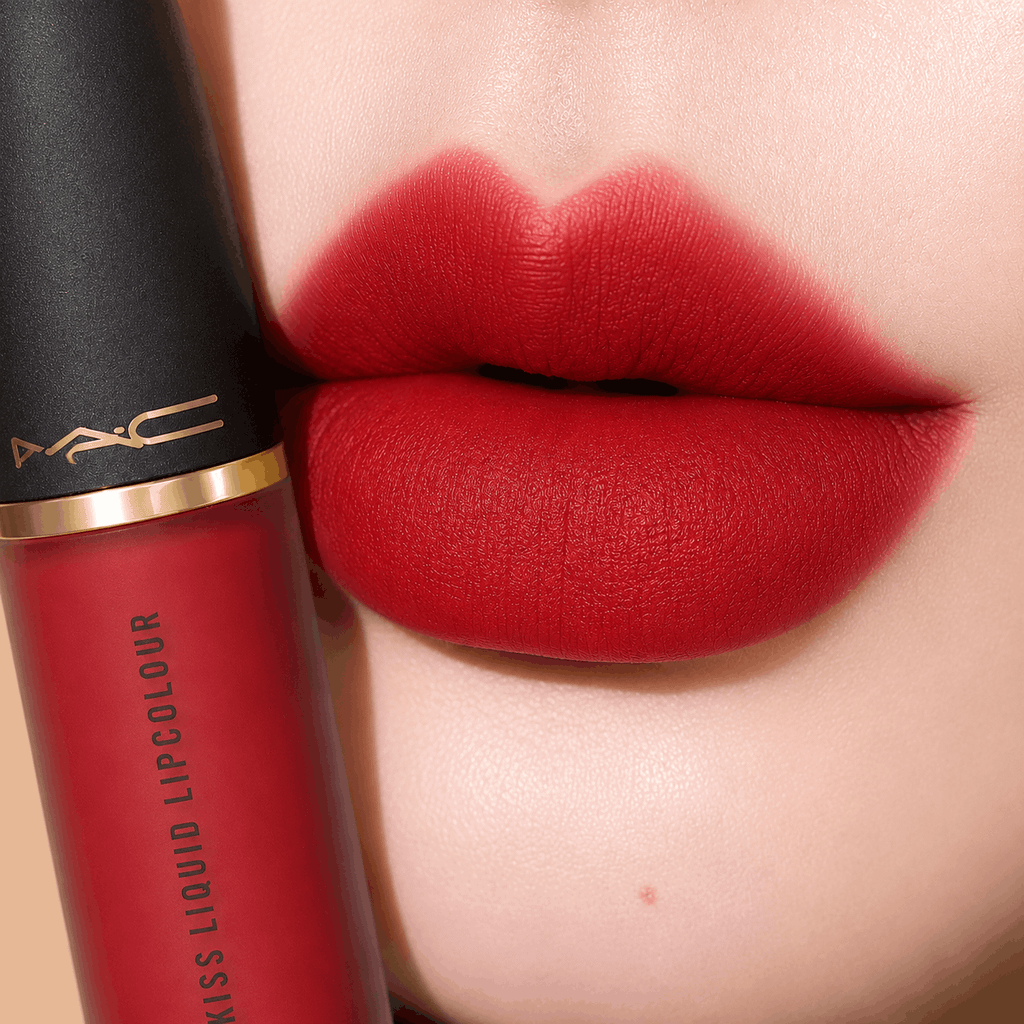 Son Kem Mac Powder Kiss Liquid Màu 975 Ruby Boo - Đỏ Ruby Nóng Bỏng