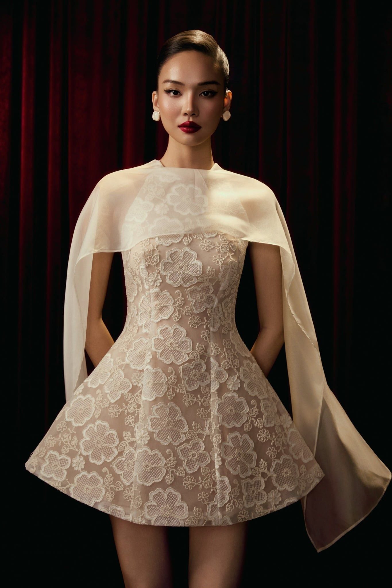  Đầm Ngắn Muse Halter Elegance 