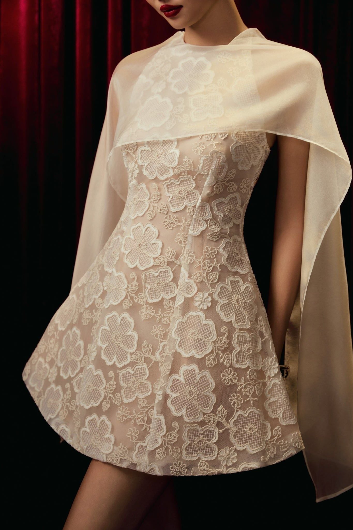  Đầm Ngắn Muse Halter Elegance 