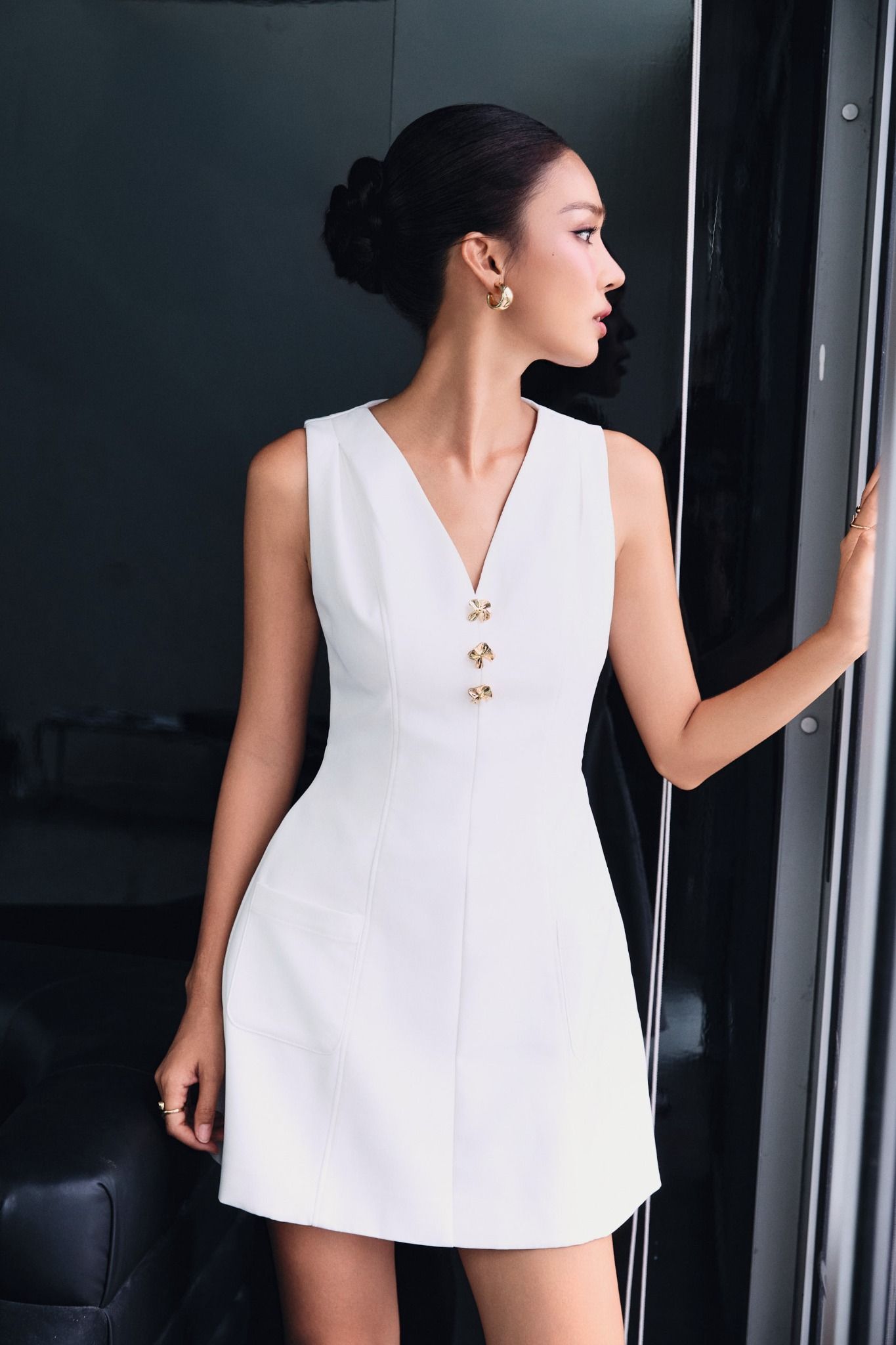 Đầm Ngắn Casual Vneck Everyday