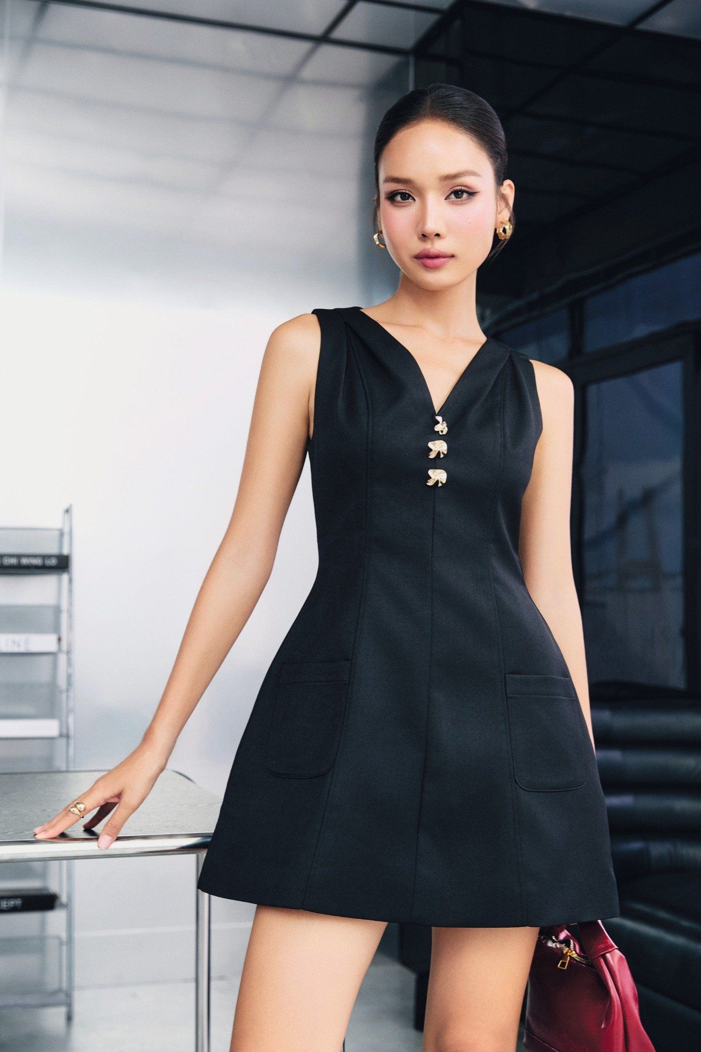 Đầm Ngắn Casual Vneck Everyday