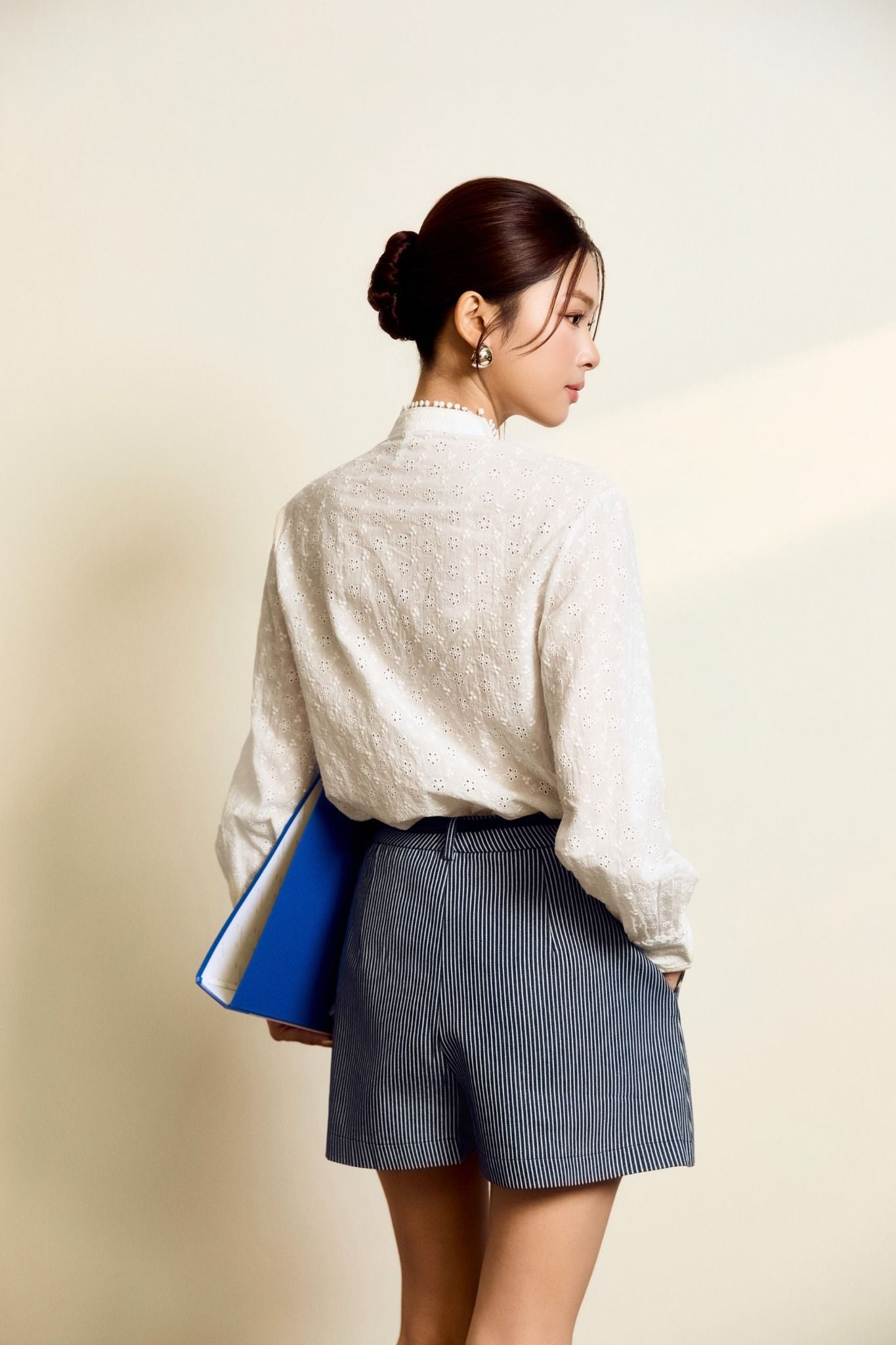 Áo Eyelet Blouse Long Sleeves