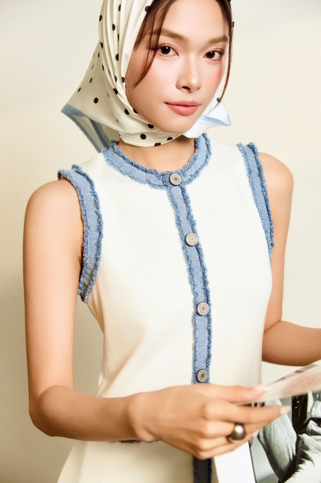 Đầm Ngắn Denim Trim Pleated Hem