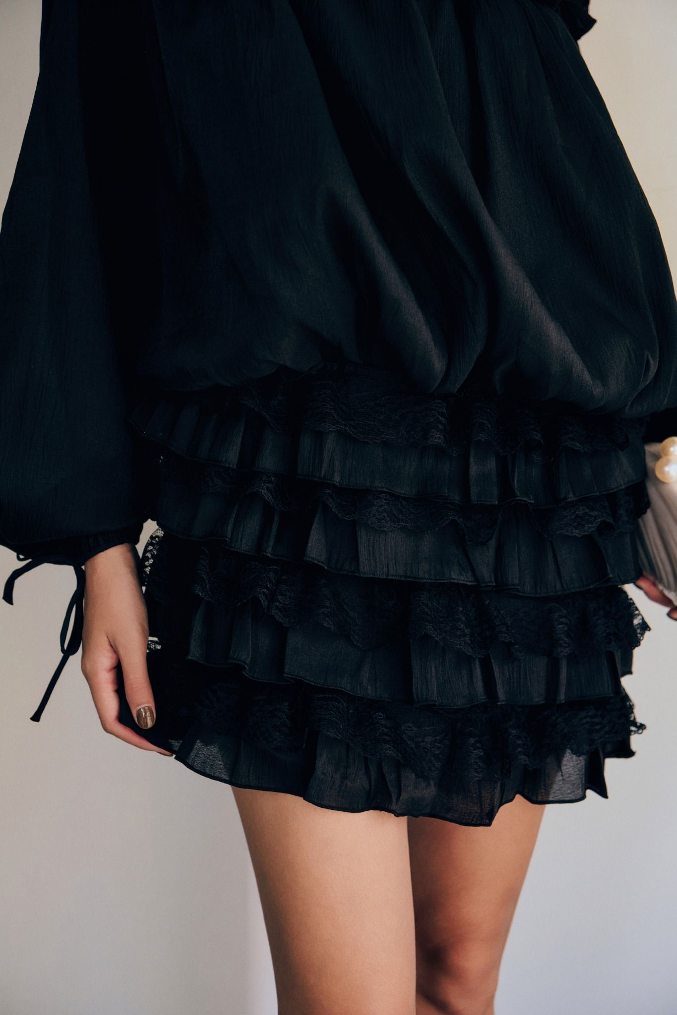 Đầm Ngắn Flowy Layers