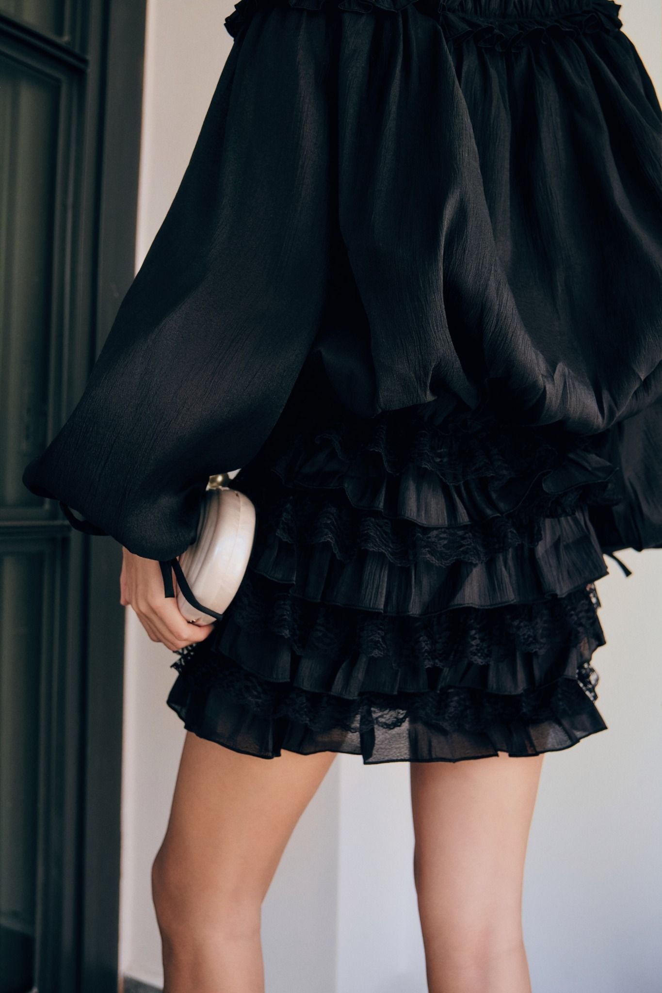 Đầm Ngắn Flowy Layers