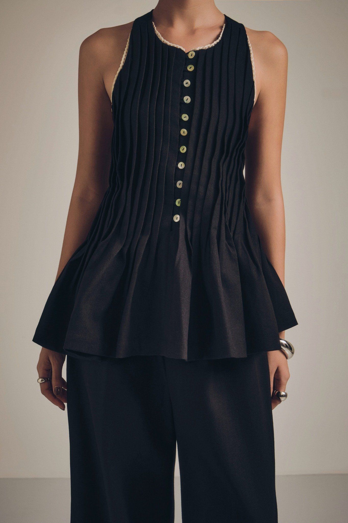 Áo Crossback Sleeveless Pleat