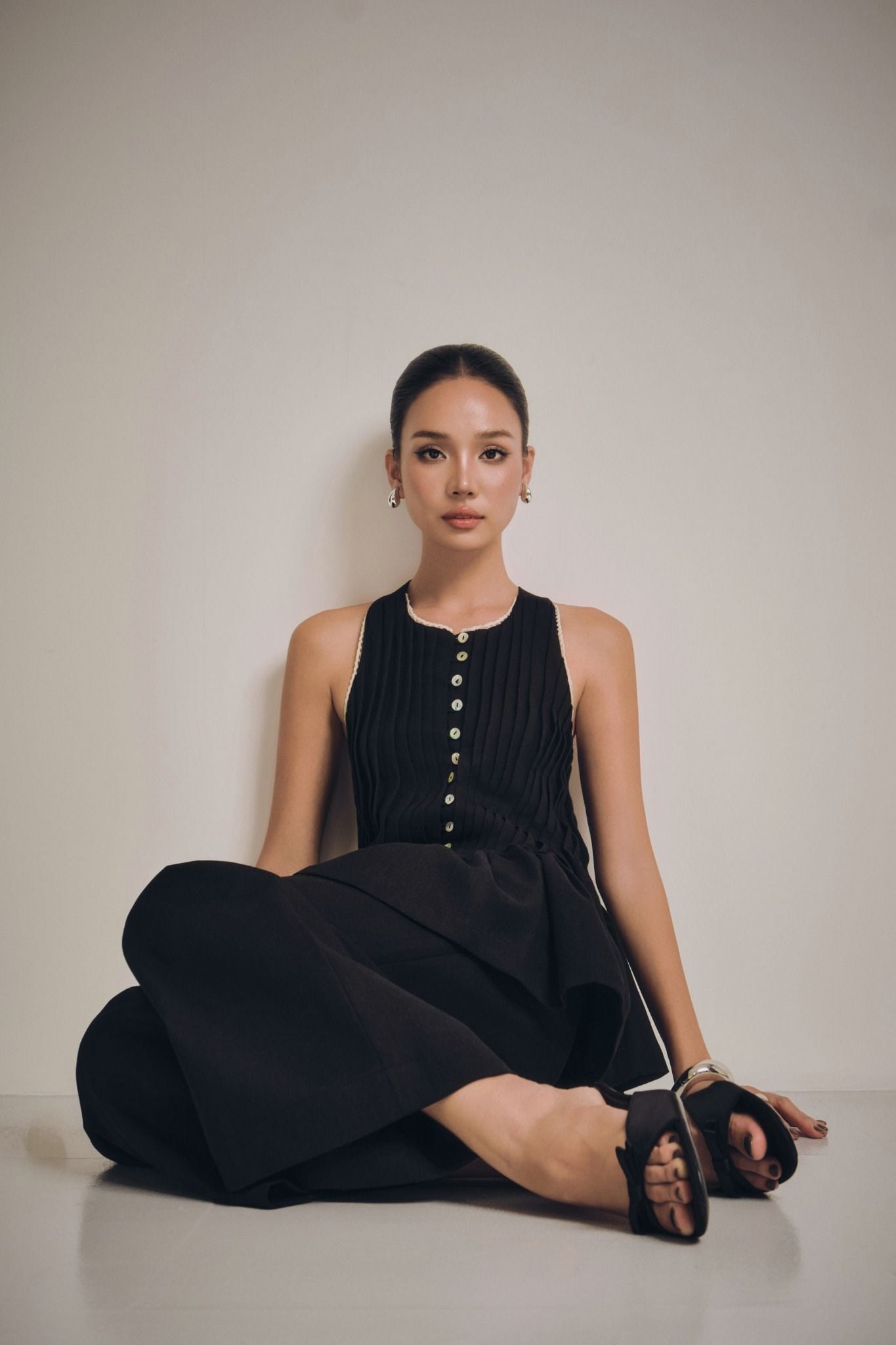 Quần Dài Loose Form Essential