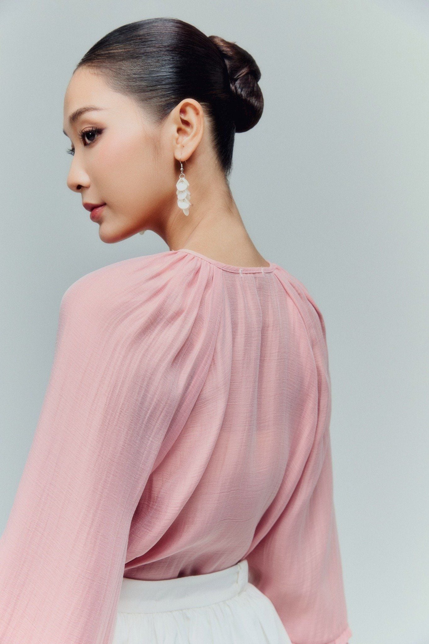 Áo Puff Sleeves Tassel Tie Ruffle