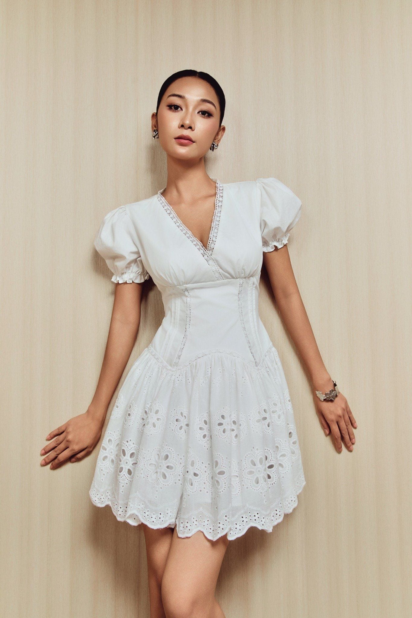 Đầm Ngắn Vneck Gentle Pattern