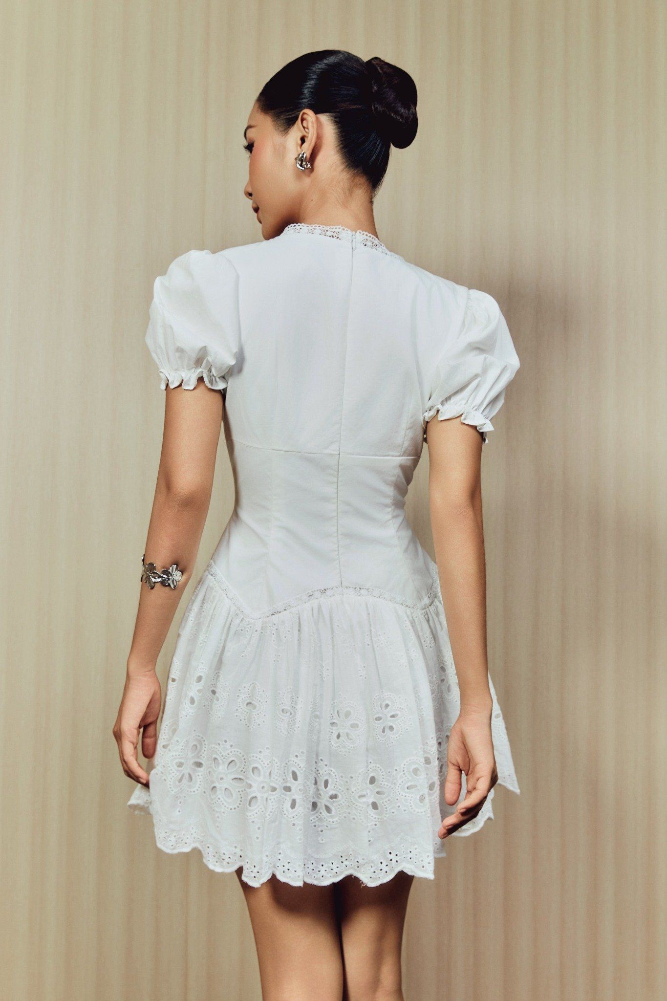 Đầm Ngắn Vneck Gentle Pattern