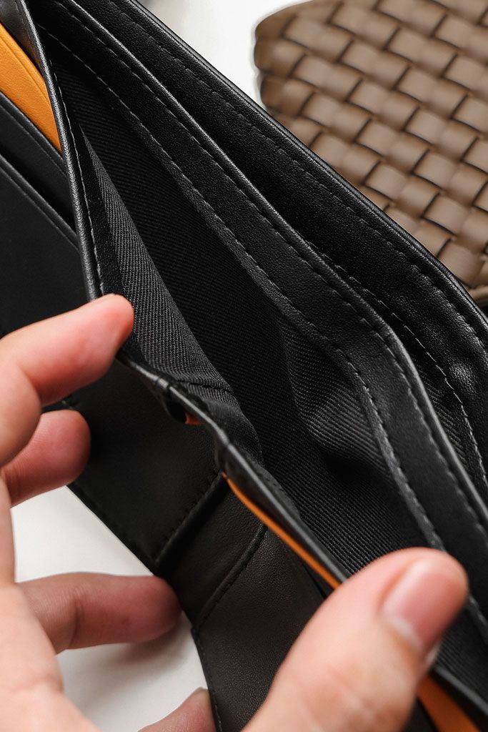 Ví Intrecciato Bifold