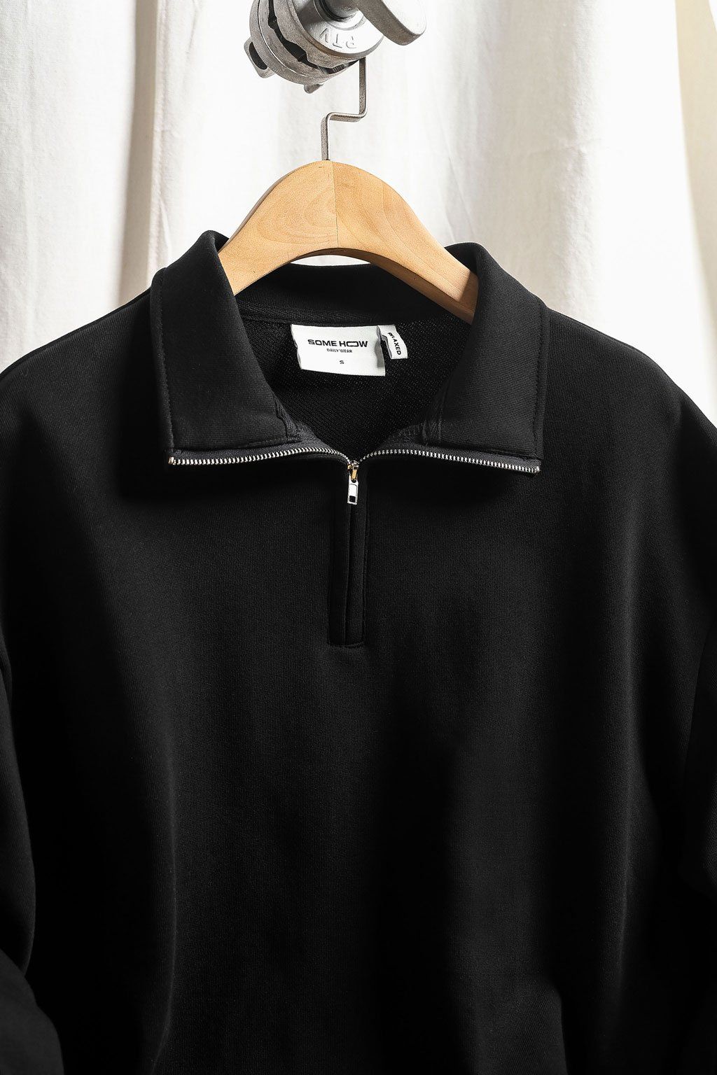 Áo Nỉ Relaxed Zipper Collar Essential