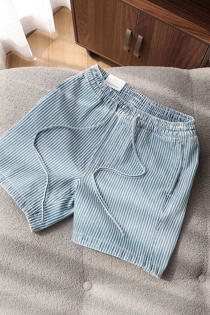 Quần Short Relaxed Lưng Thun White Pinstripe
