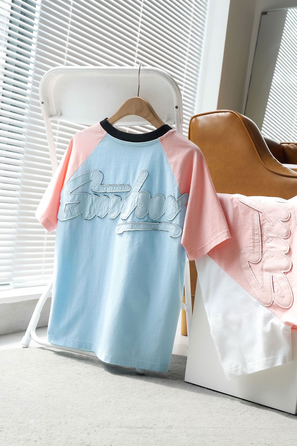 Áo Thun Boxy Raglan Thêu SMHW