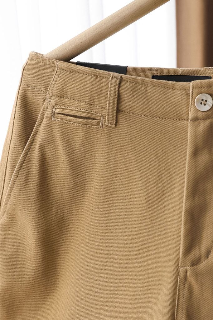 Quần Kaki Straight Essential Pant