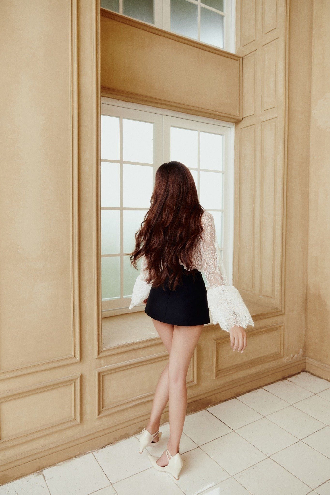 Áo High Neck Blouse Flared Sleeves