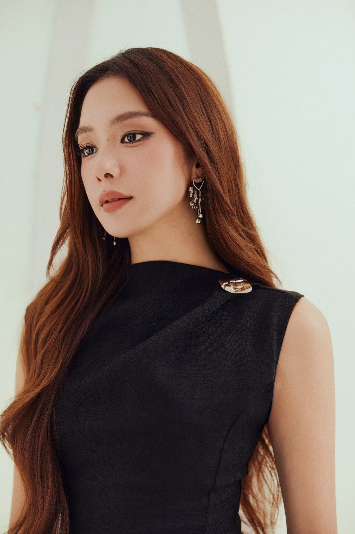 Đầm Ngắn Sleeveless Pleated Hem Detail