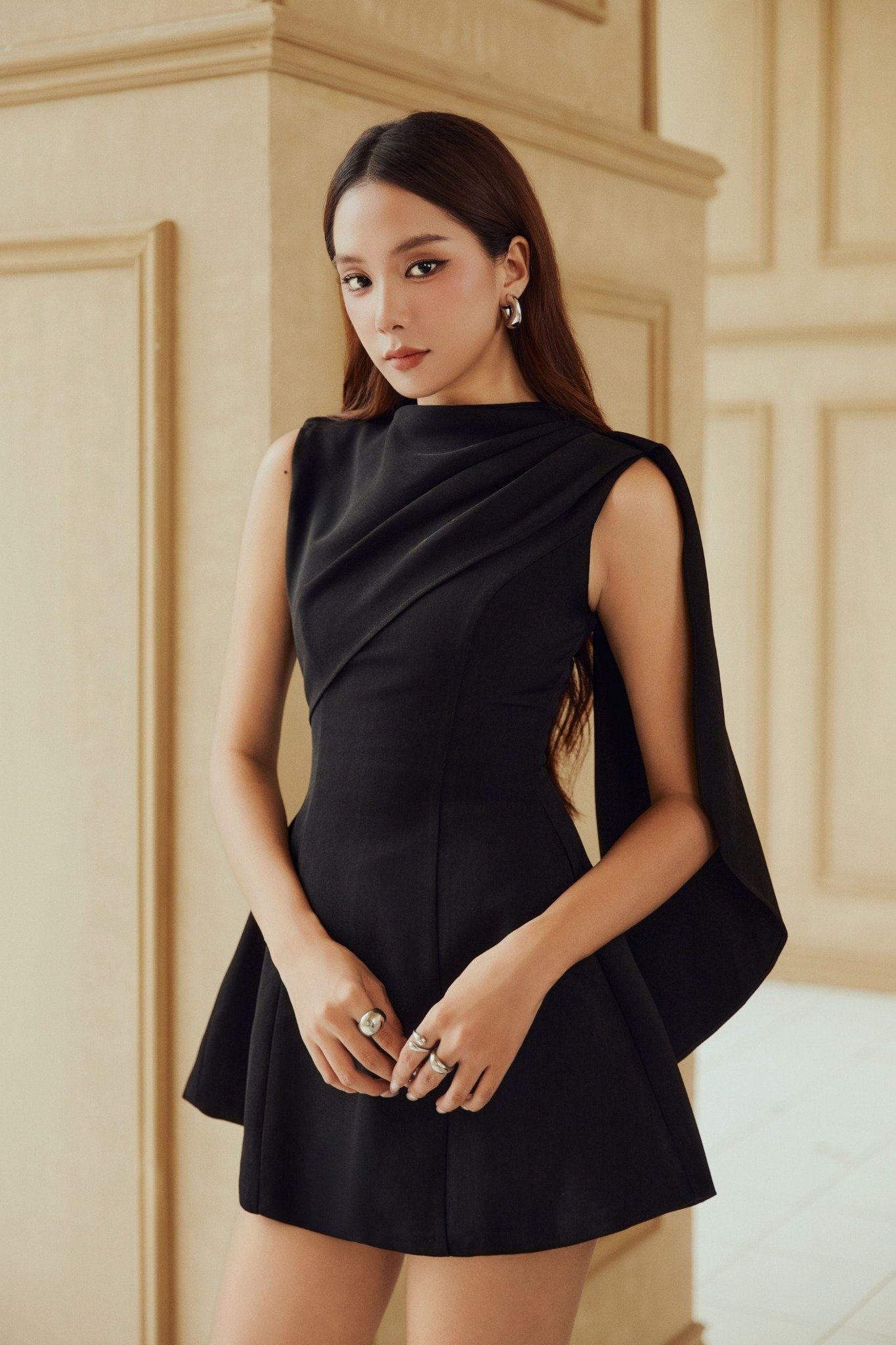 Đầm Ngắn Diag Shoulder Gentle