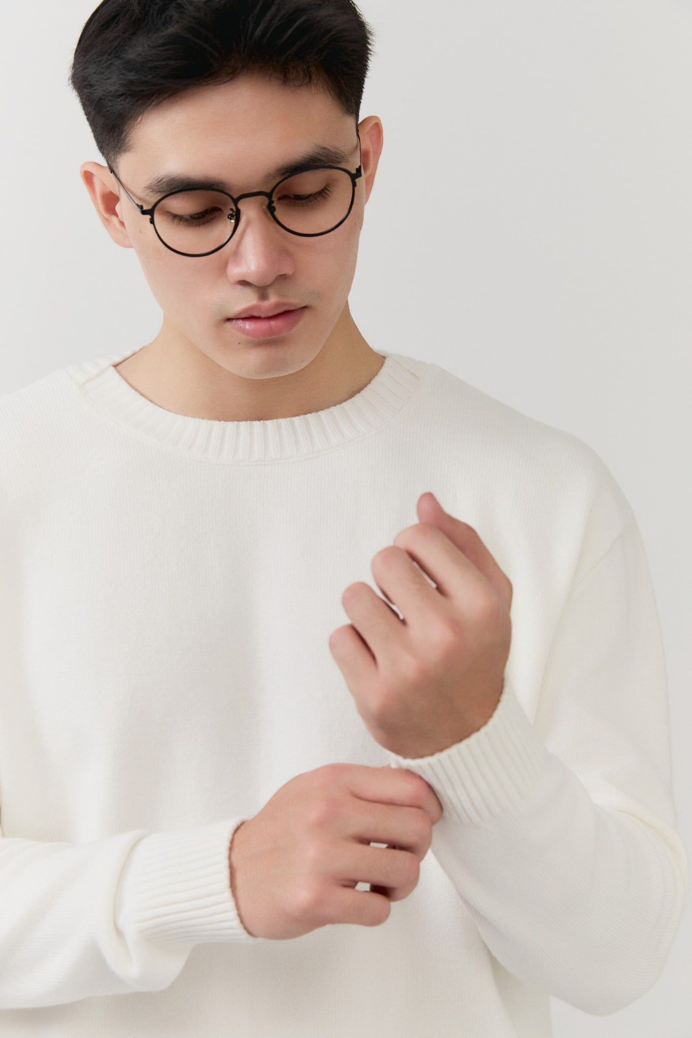 Áo Len Oversize White Embroidered