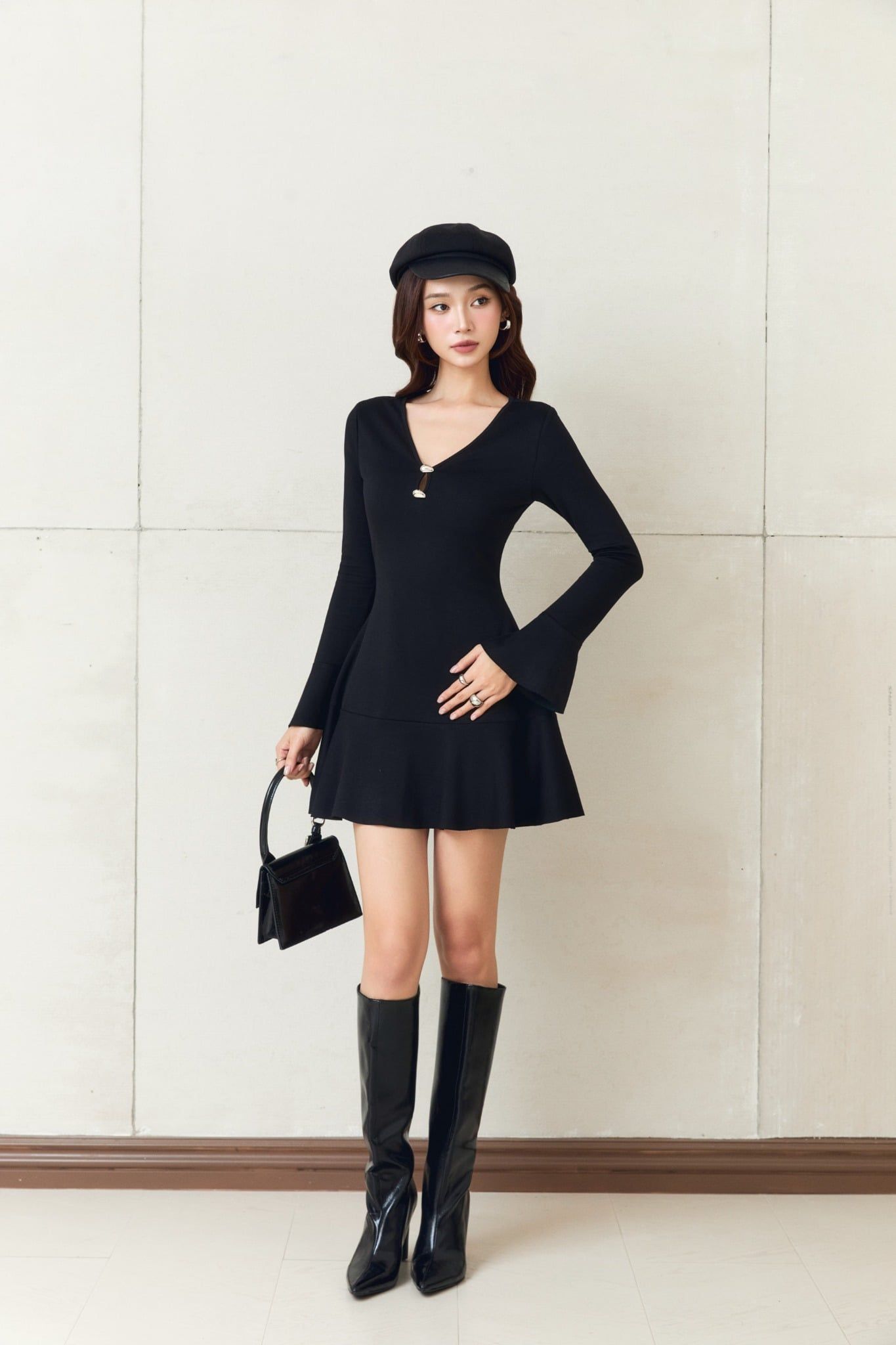  Đầm Ngắn Modern Flare 