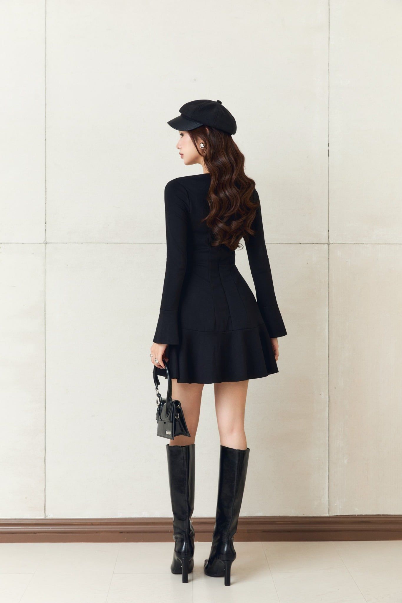 Đầm Ngắn Modern Flare