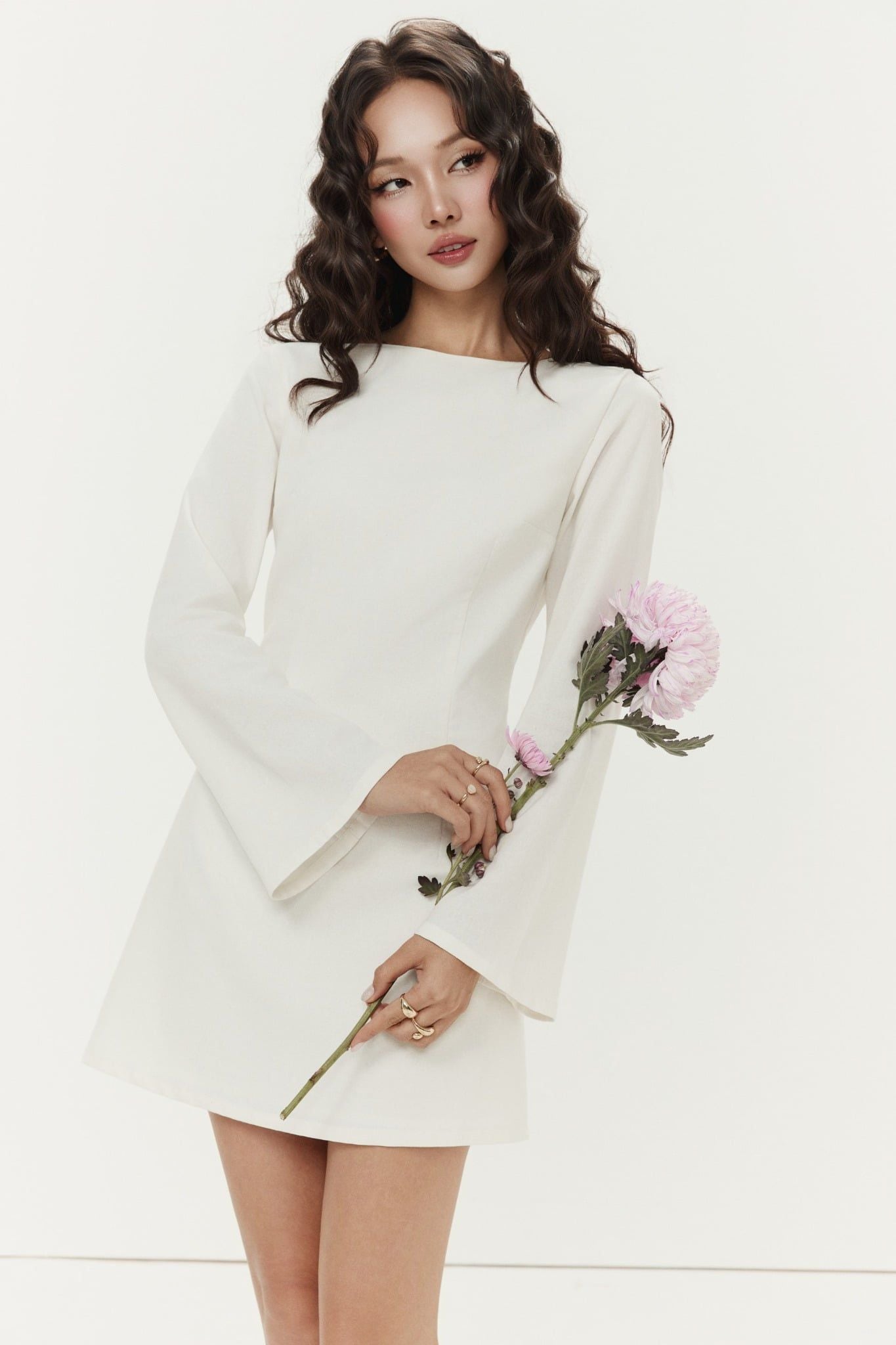 Đầm Ngắn Aurora Bell Sleeves