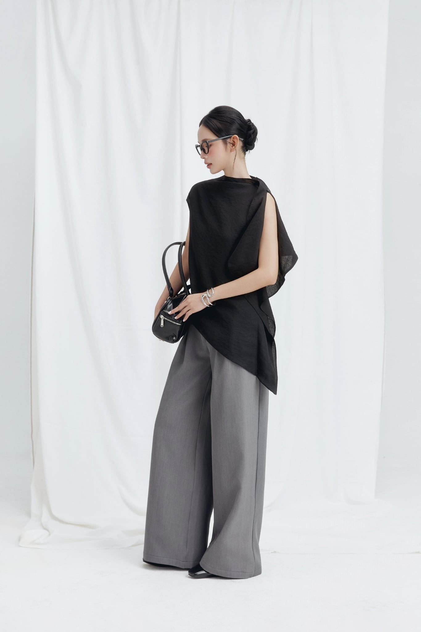 Áo Kiểu Lệch Tà Elara Top
