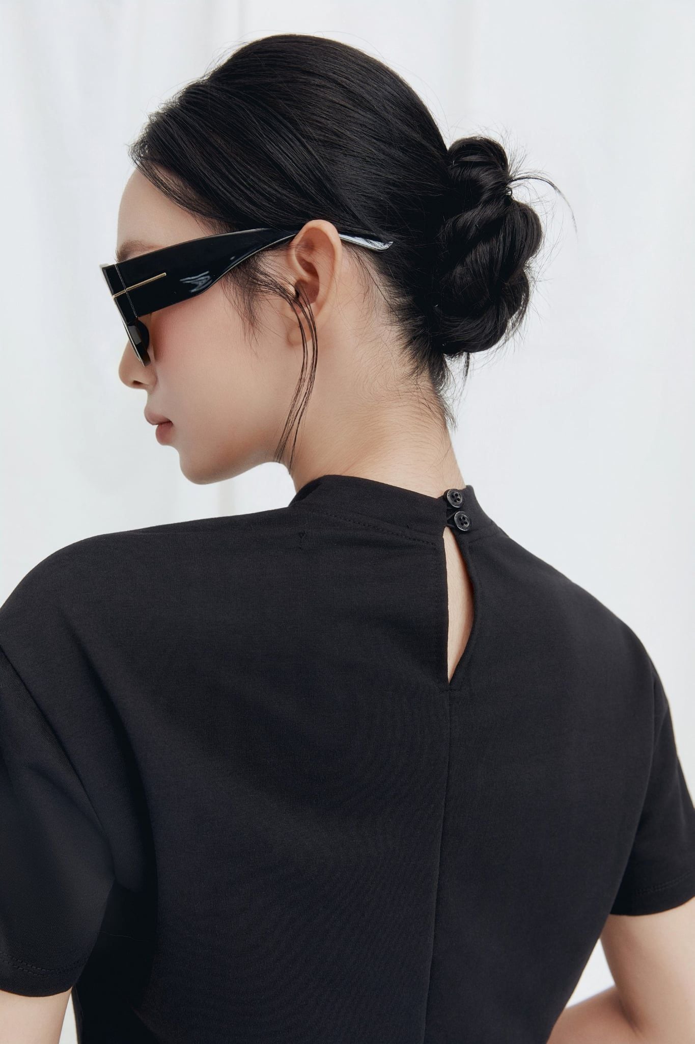 Áo Minimal Twist Top