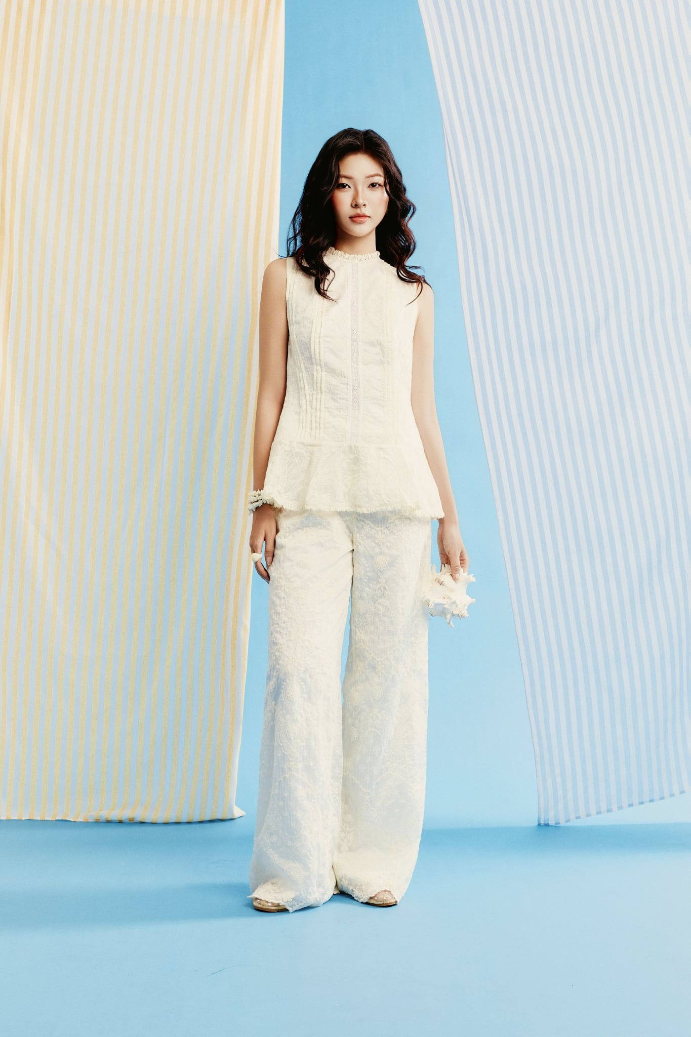  Set Áo Và Quần Dài Ethereal Lace Ensemble 
