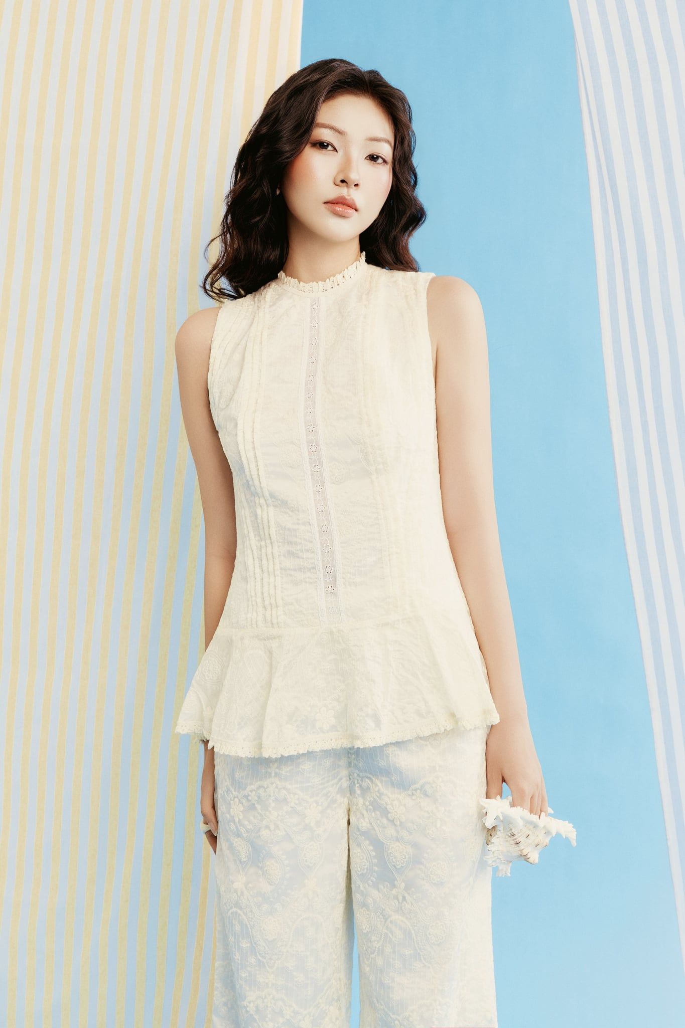 Set Áo Và Quần Dài Ethereal Lace Ensemble 