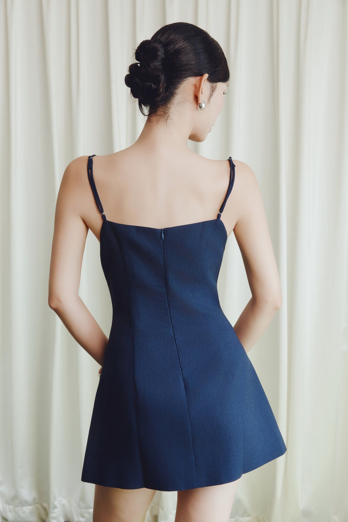 Đầm Ngắn Hai Dây Lyra Dress