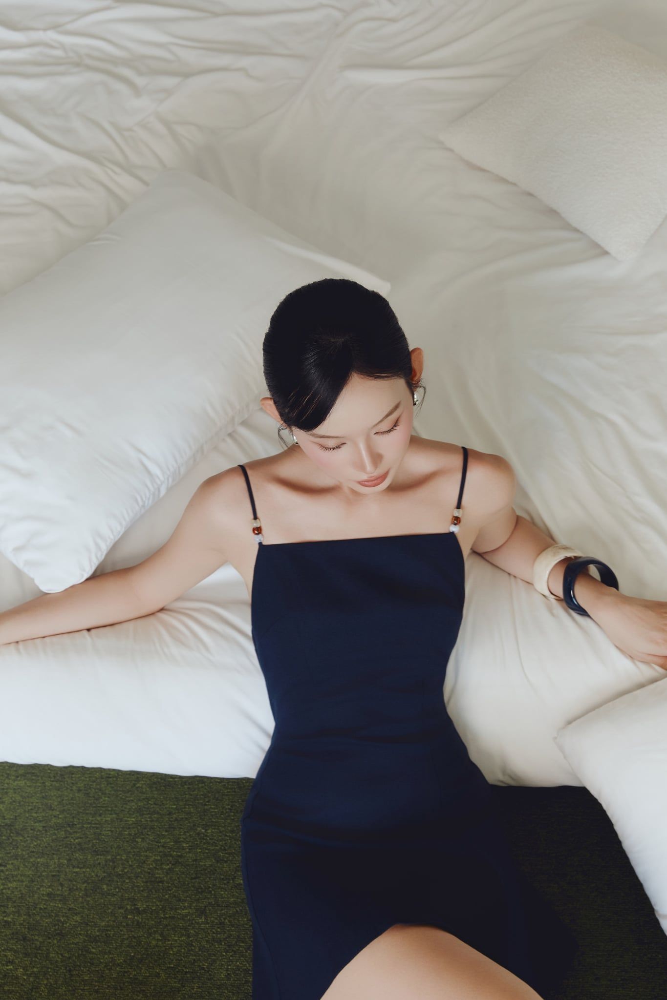 Đầm Ngắn Hai Dây Lyra Dress