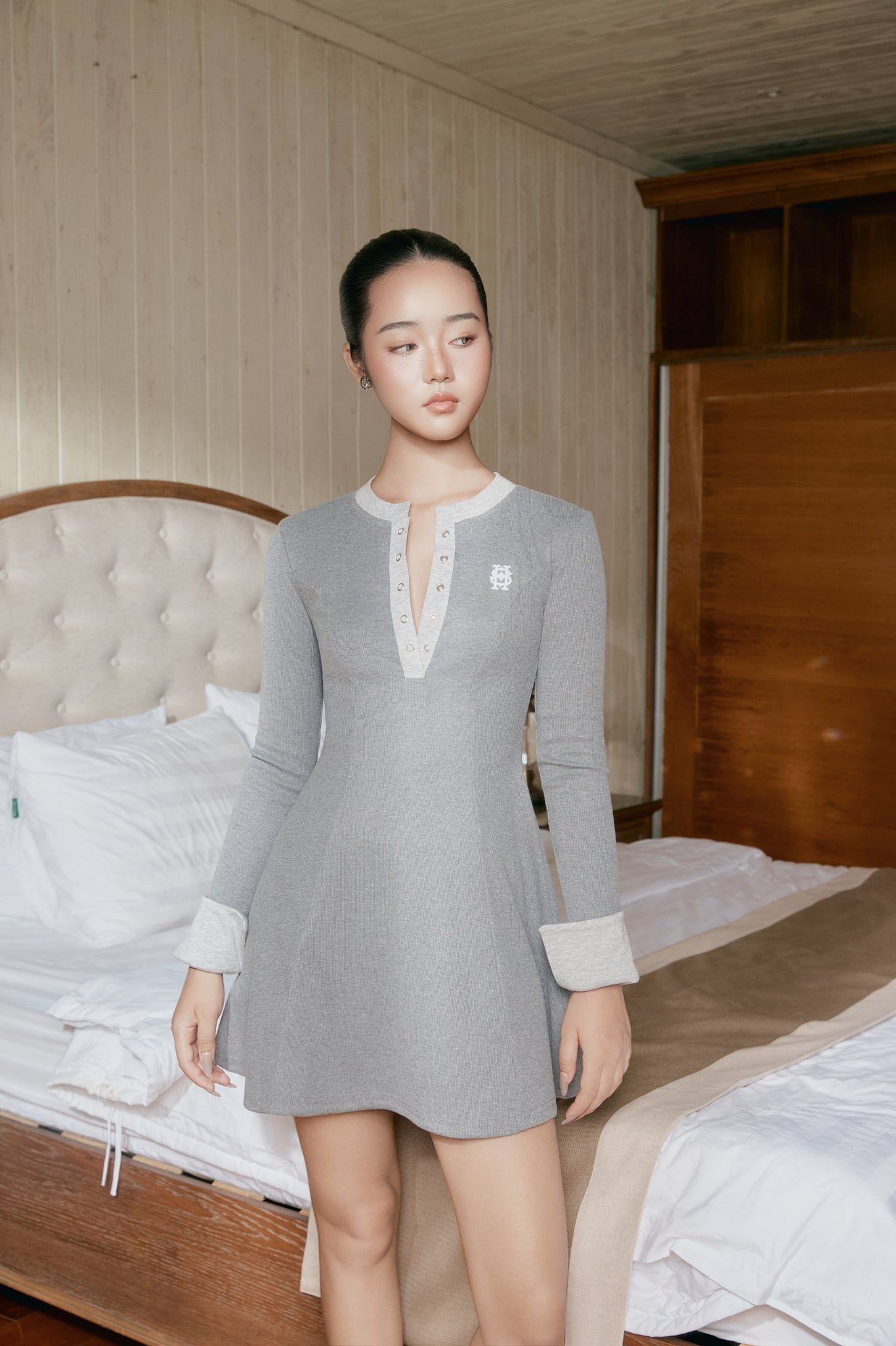 Đầm Ngắn Tay Dài Ribbed Dress