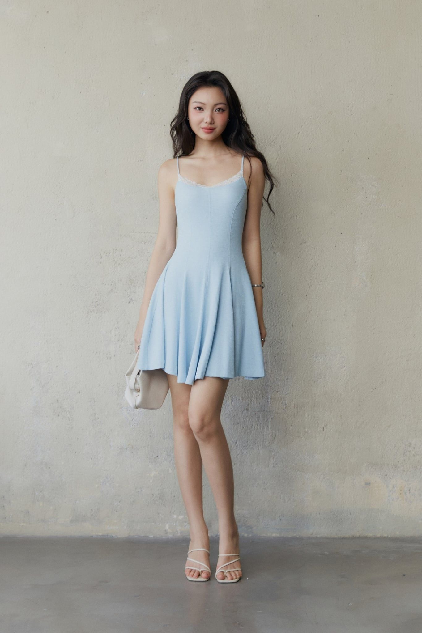 Đầm Ngắn Chất Thun Phối Ren Selena Cami Dress