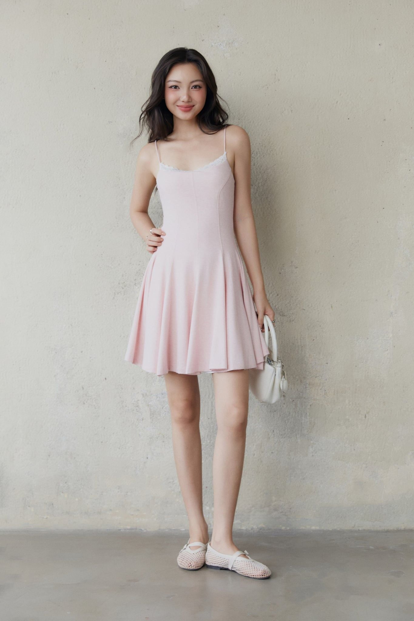 Đầm Ngắn Chất Thun Phối Ren Selena Cami Dress