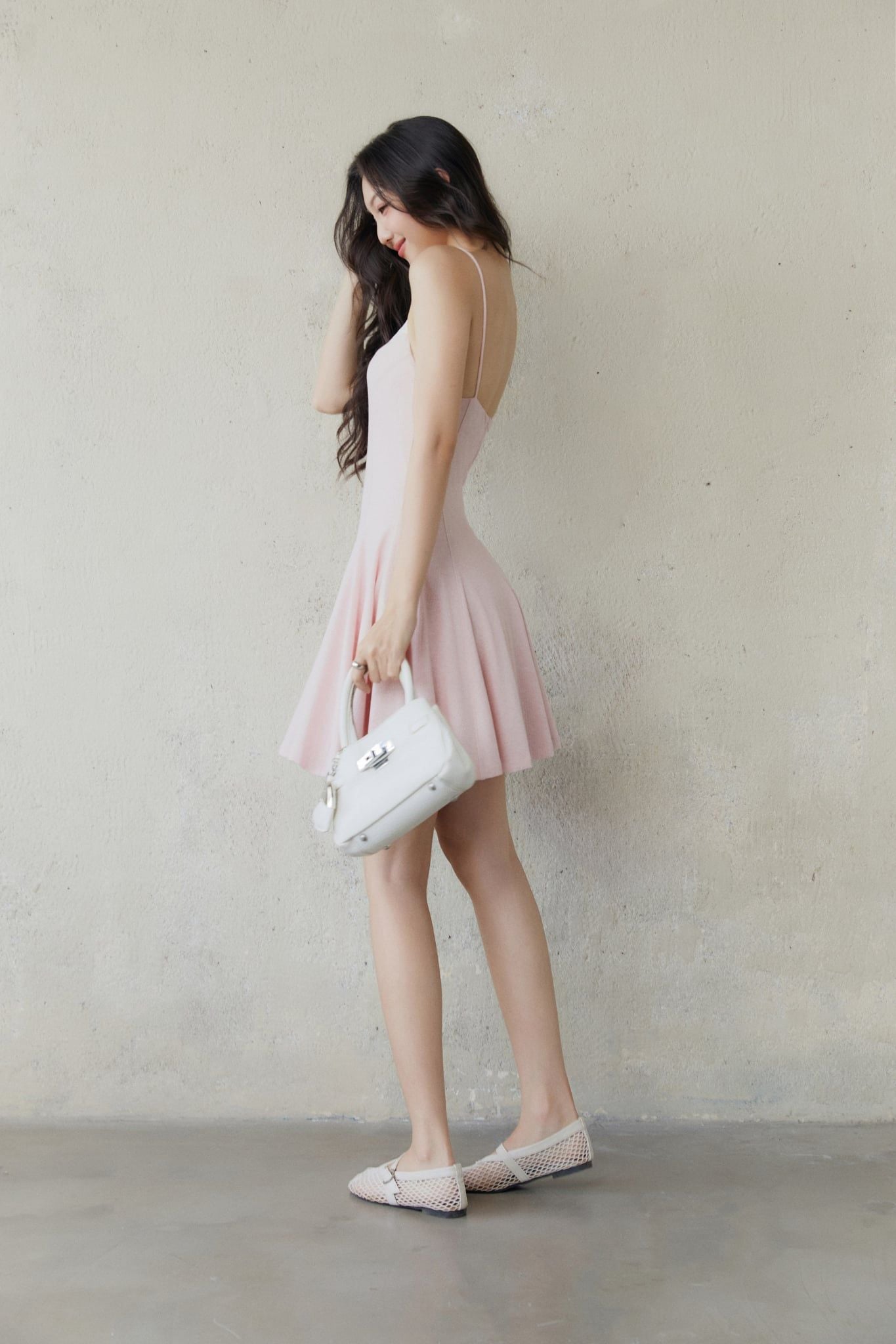 Đầm Ngắn Chất Thun Phối Ren Selena Cami Dress