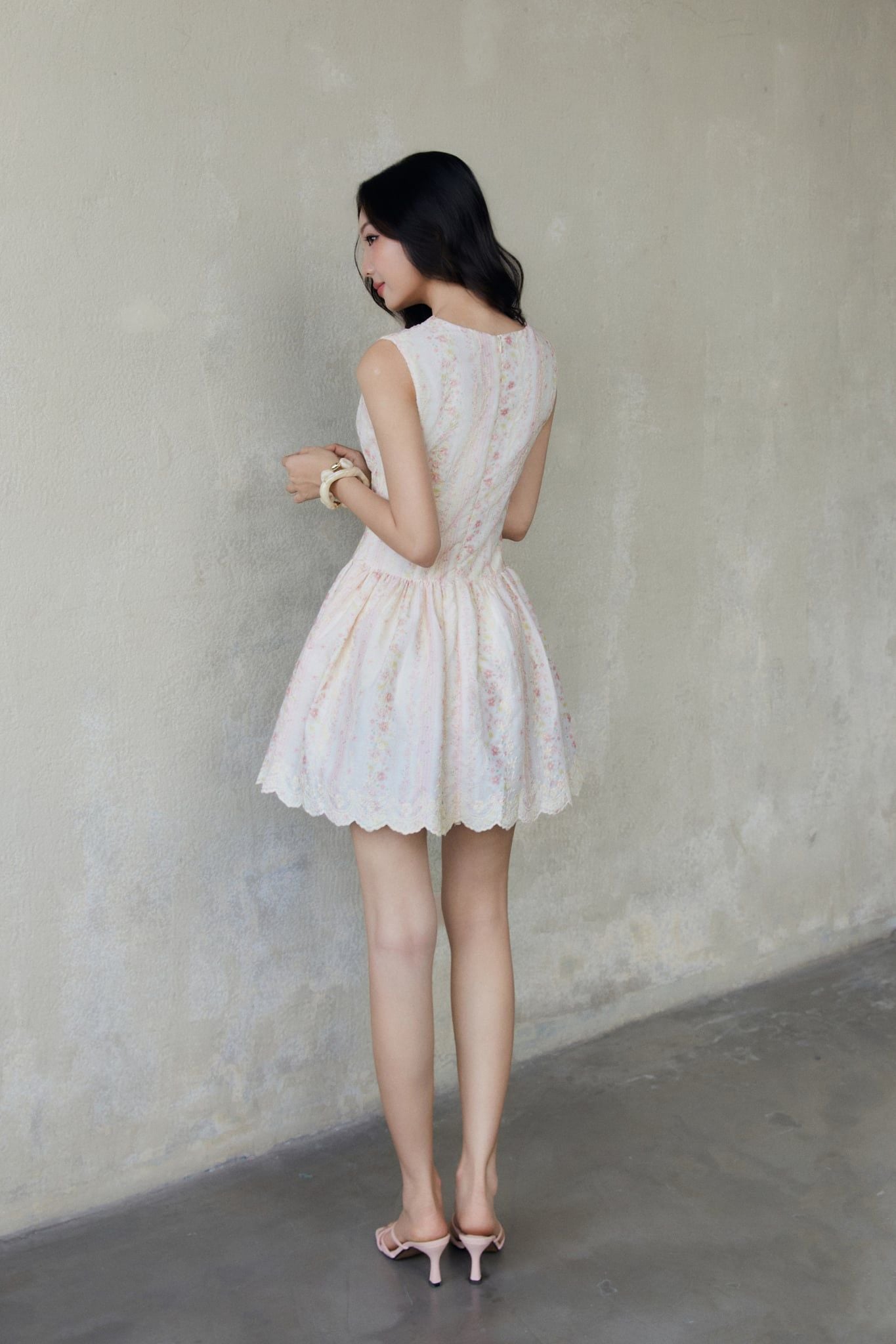 Đầm Ngắn Cổ V Rosalind Dress