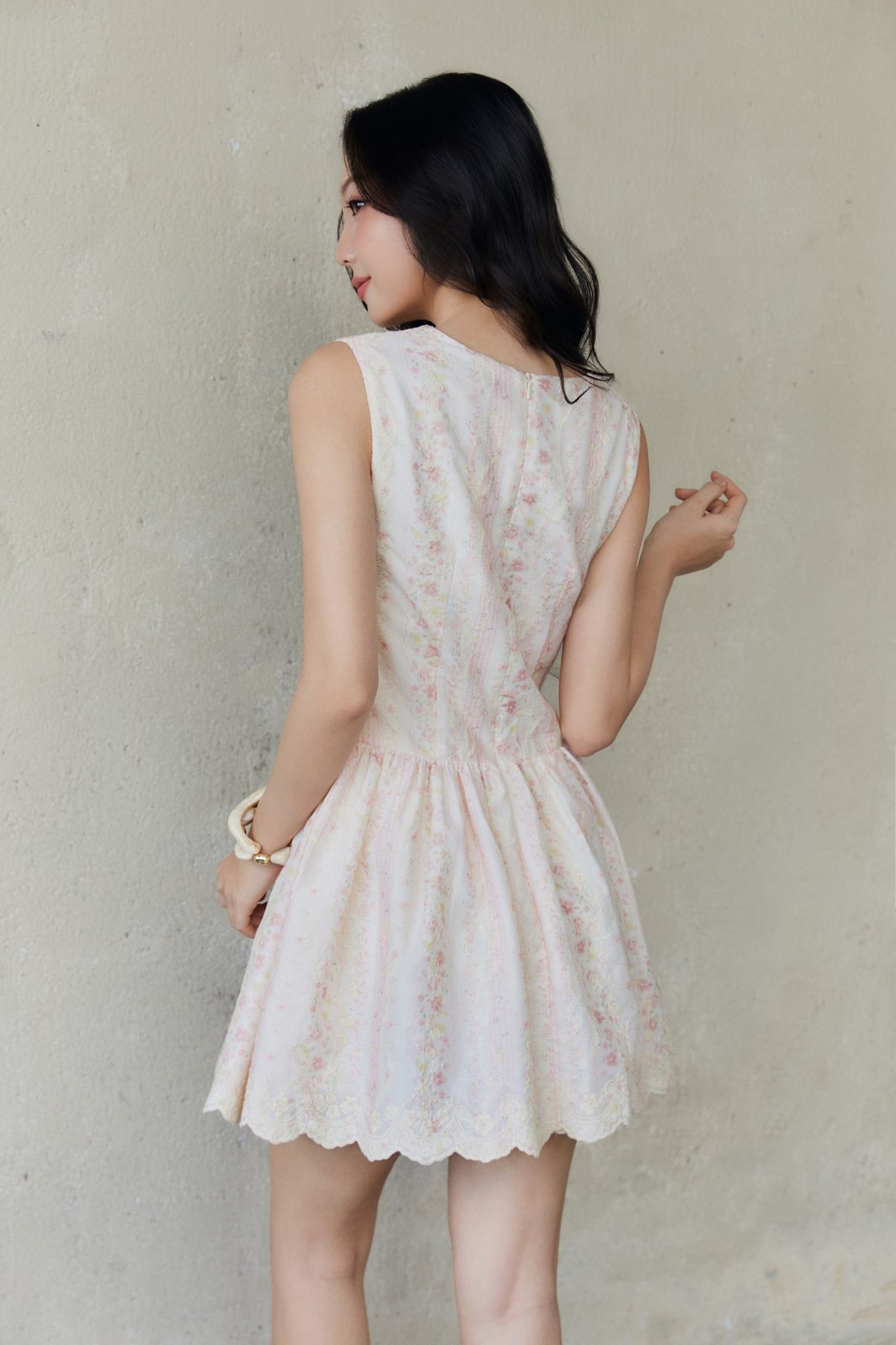 Đầm Ngắn Cổ V Rosalind Dress