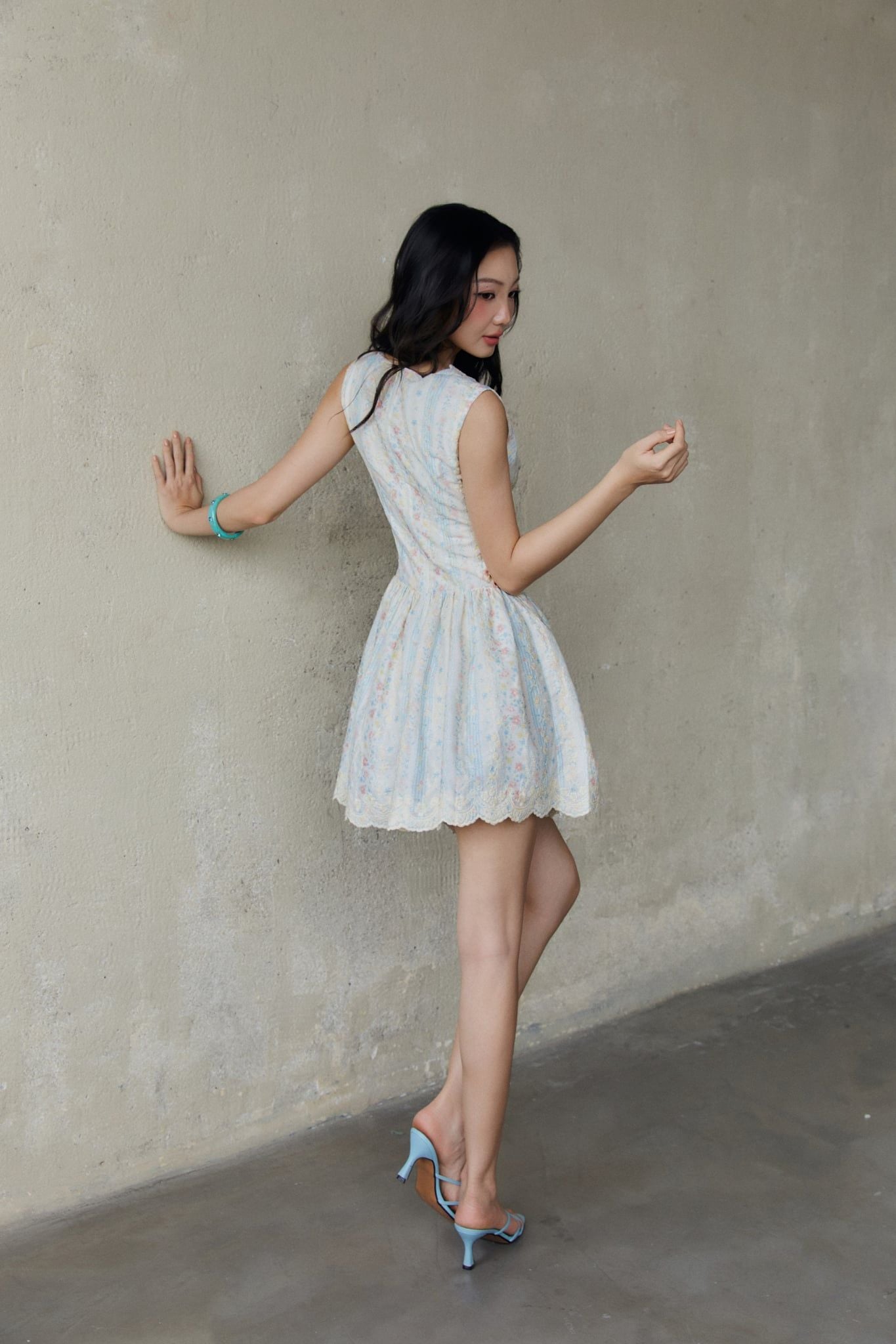 Đầm Ngắn Cổ V Rosalind Dress