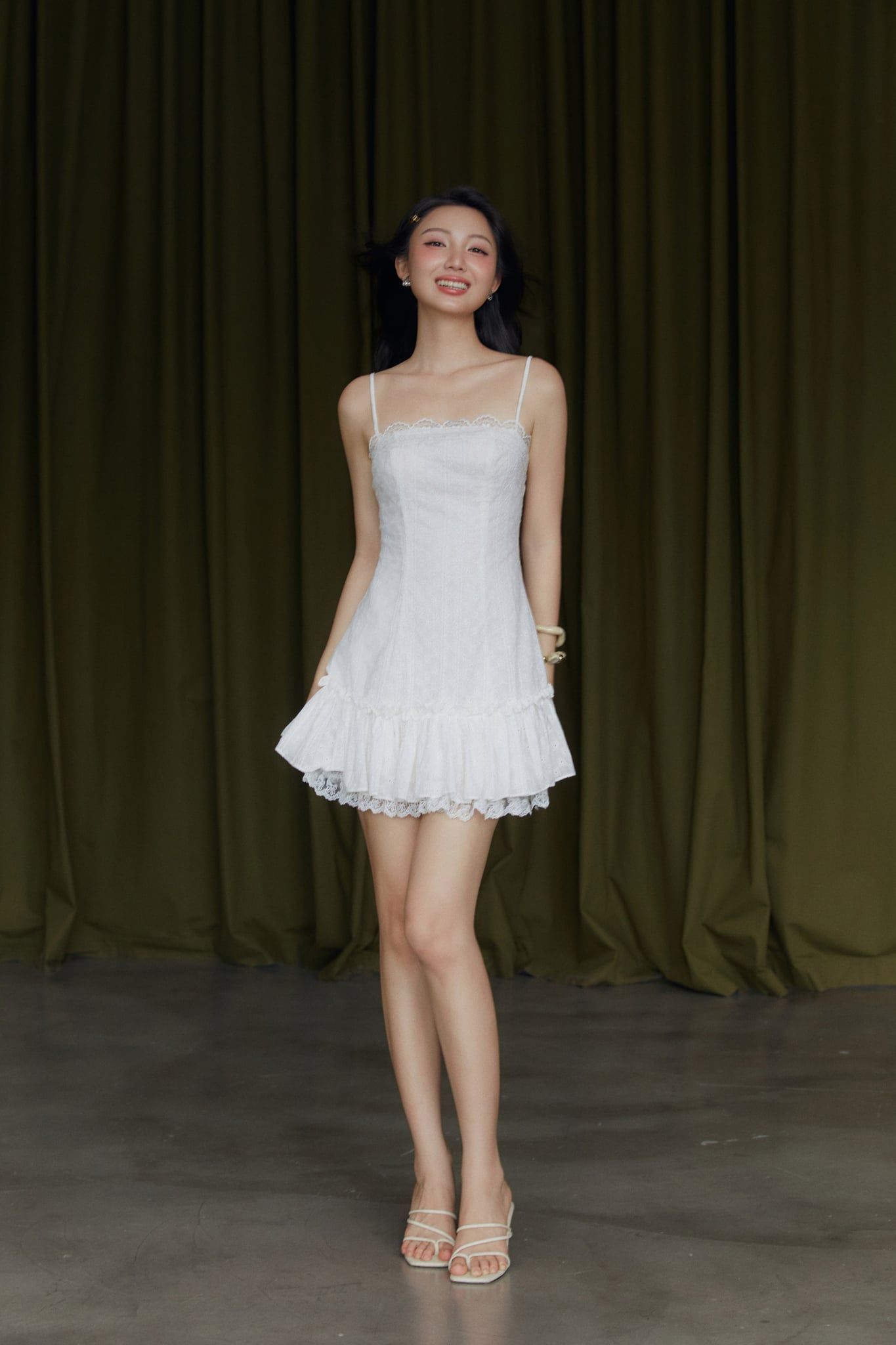 Đầm Ngắn Hai Dây Phối Ren Elara Eyelet Dress