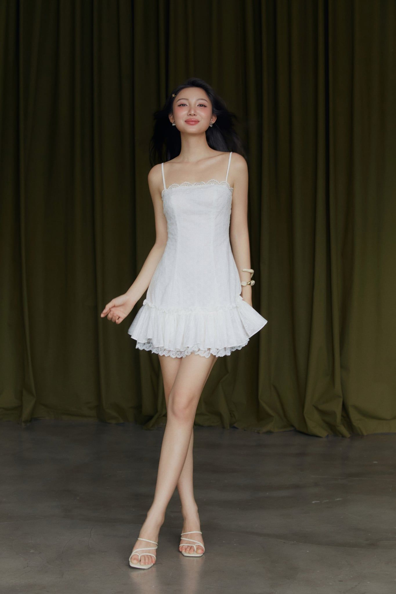 Đầm Ngắn Hai Dây Phối Ren Elara Eyelet Dress