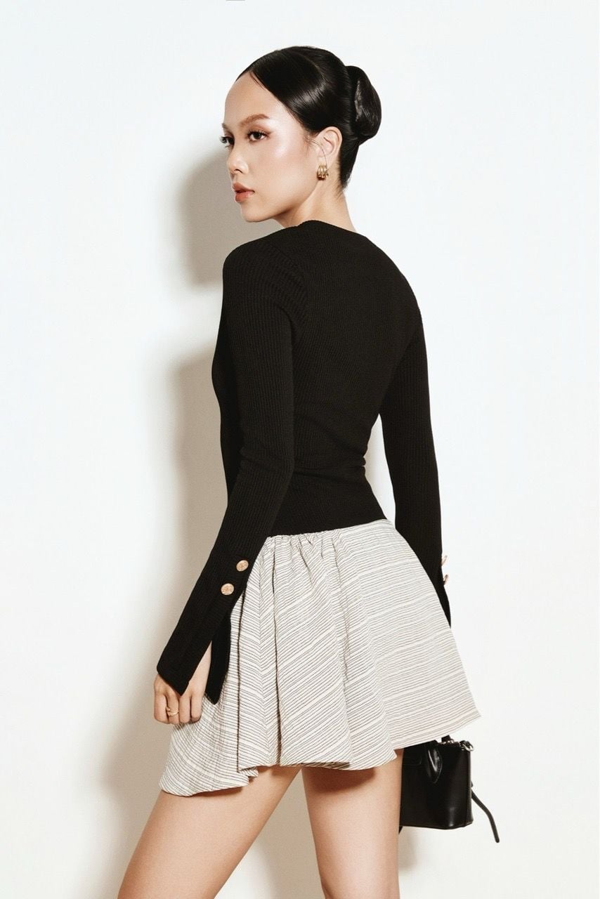 Đầm Ngắn Lumière Ribbed V-Neck