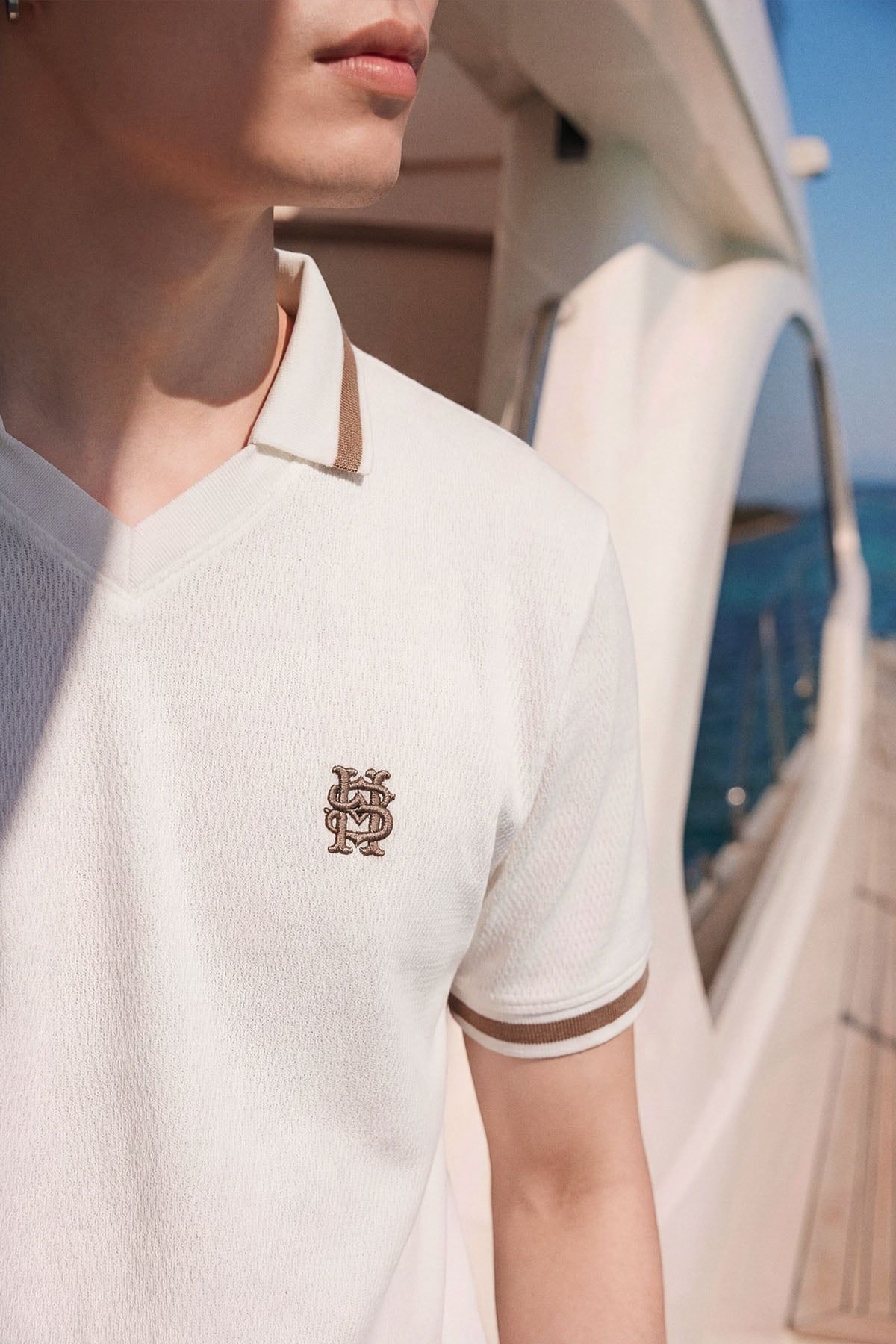 Áo Polo Regular White Cream Vneck