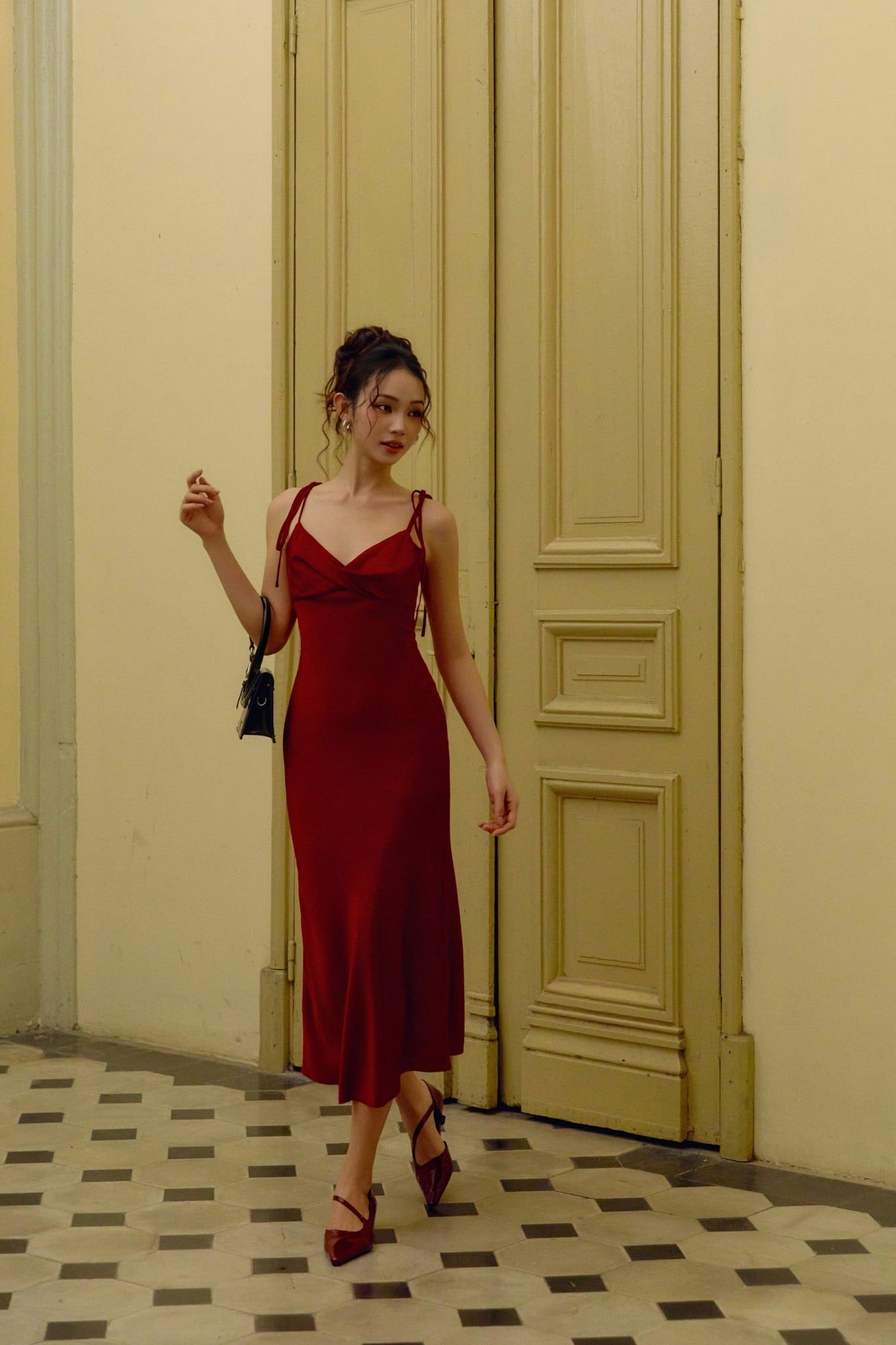 Đầm Dài Silky Midi Elegant