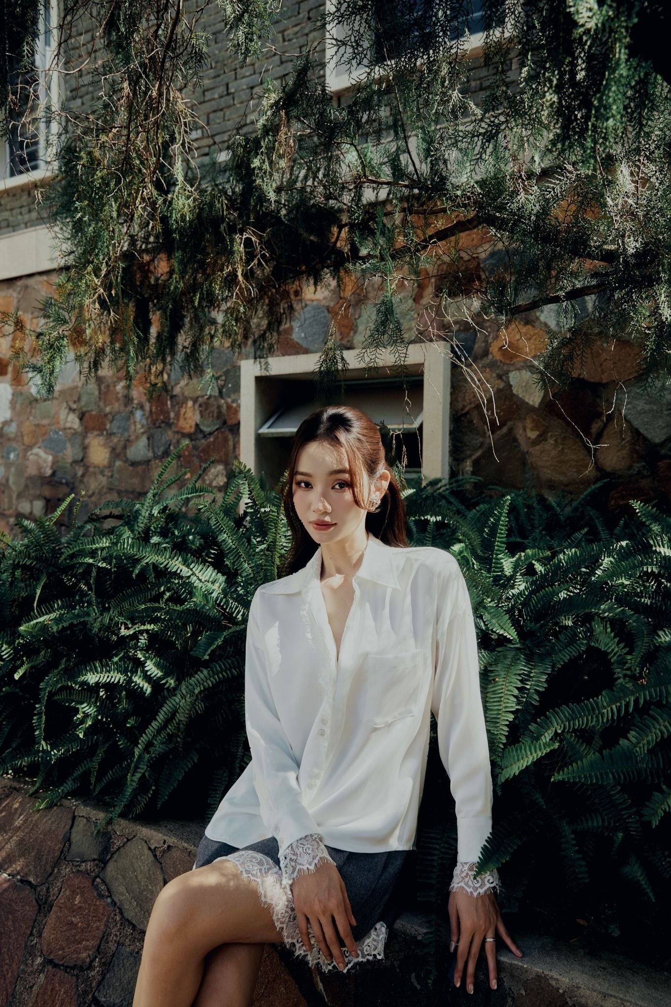 Áo Sơ Mi Vneck Lace Detail