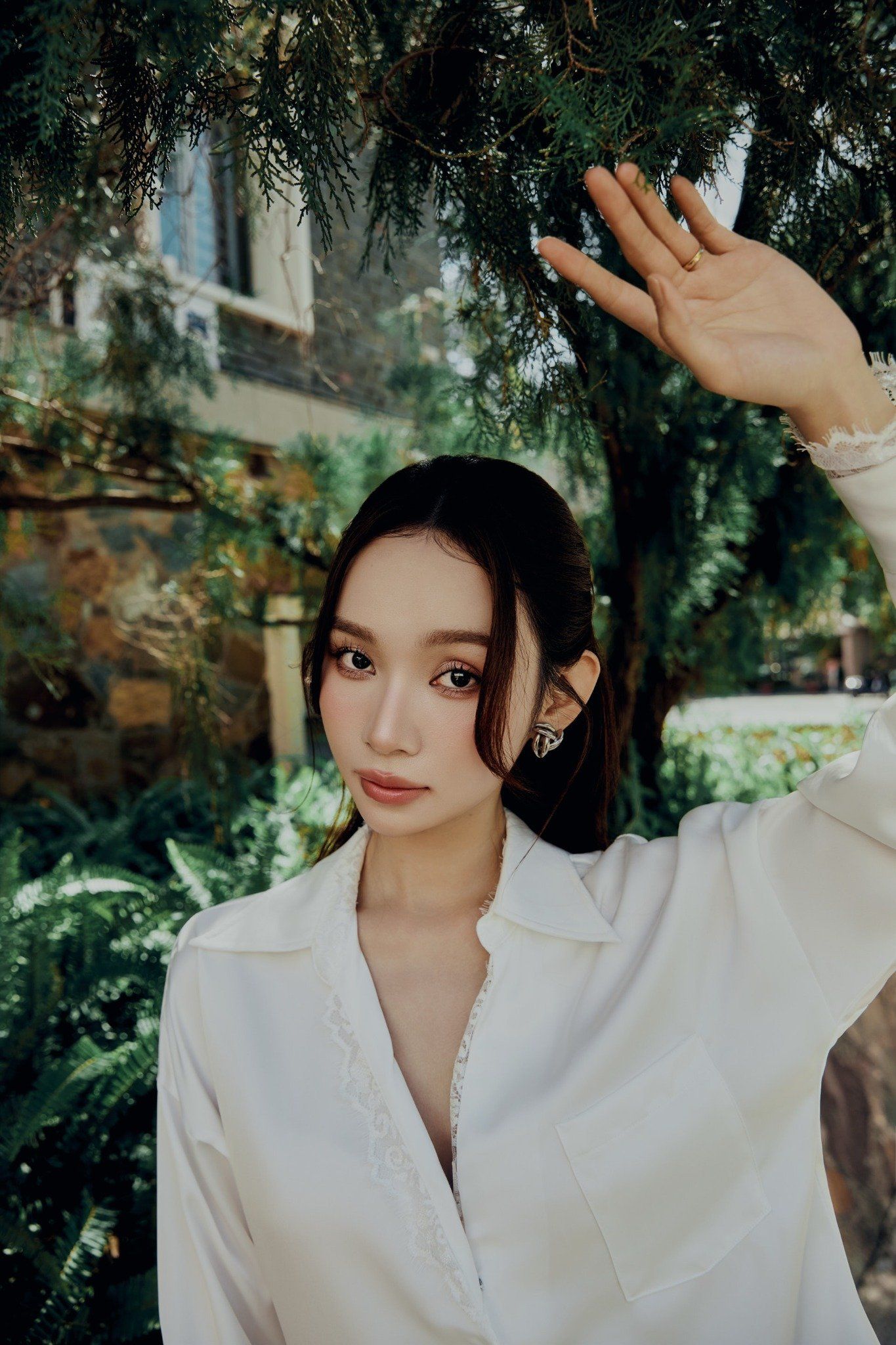 Áo Sơ Mi Vneck Lace Detail