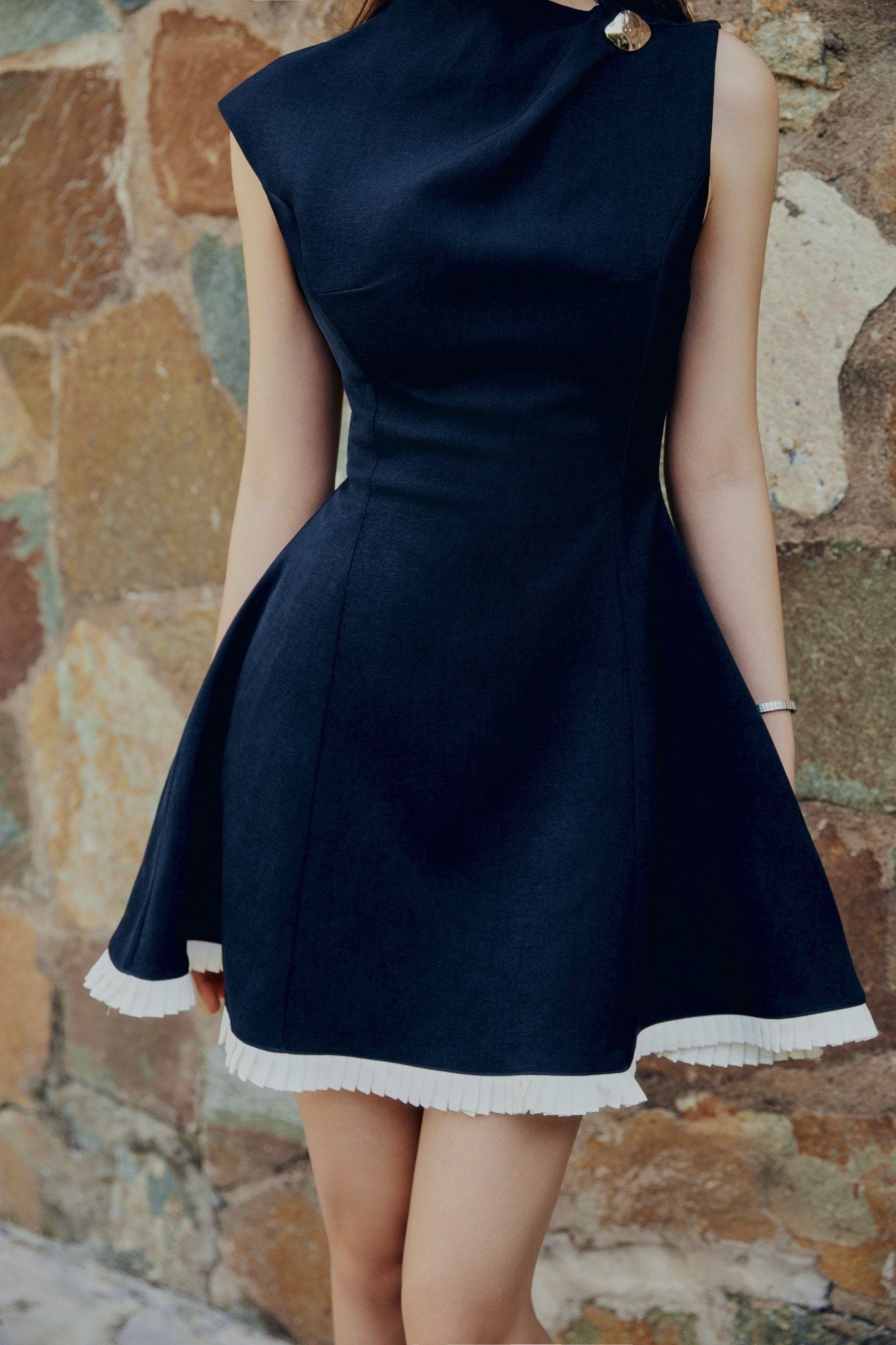 Đầm Ngắn Sleeveless Pleated Hem Detail