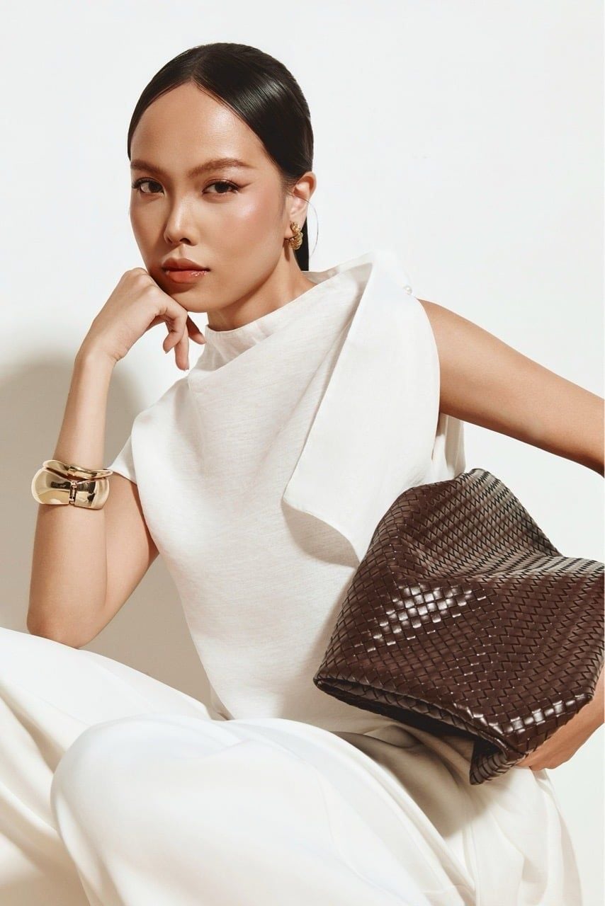 Áo Kiểu Lệch Tà Elara Top