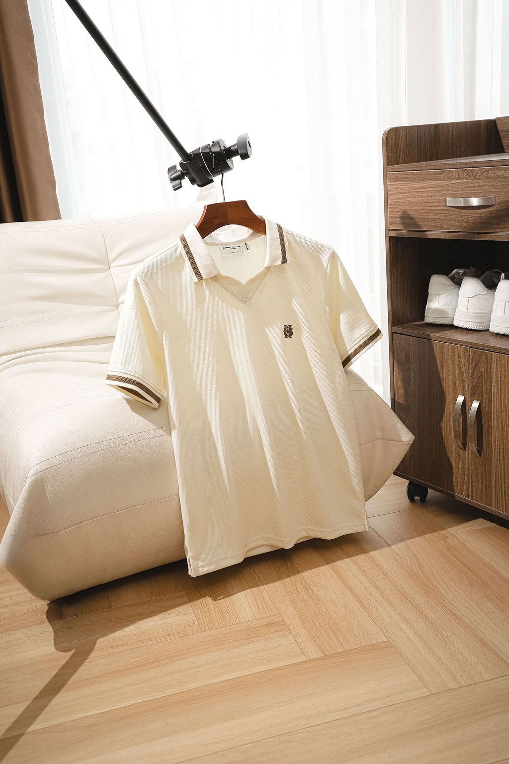 Áo Polo Regular White Cream Vneck
