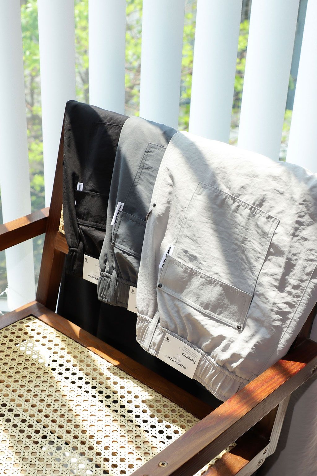 Quần Dài Relaxed Parachute Essential